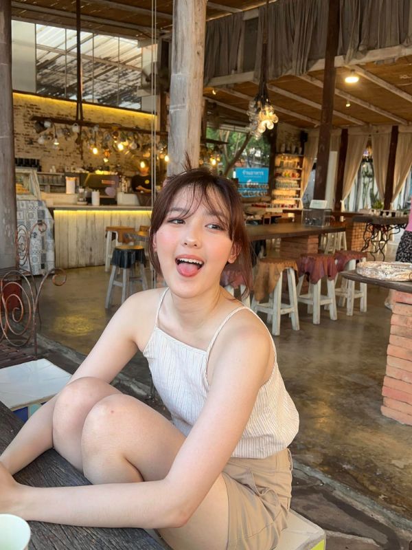 Emma Panisara 8